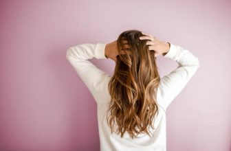 Les 5 meilleures marques de shampooing sec (2023)